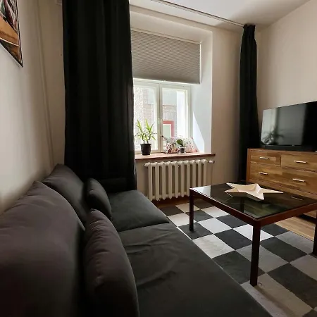 Self Check In Cozy Near By Bus Station Tallinn